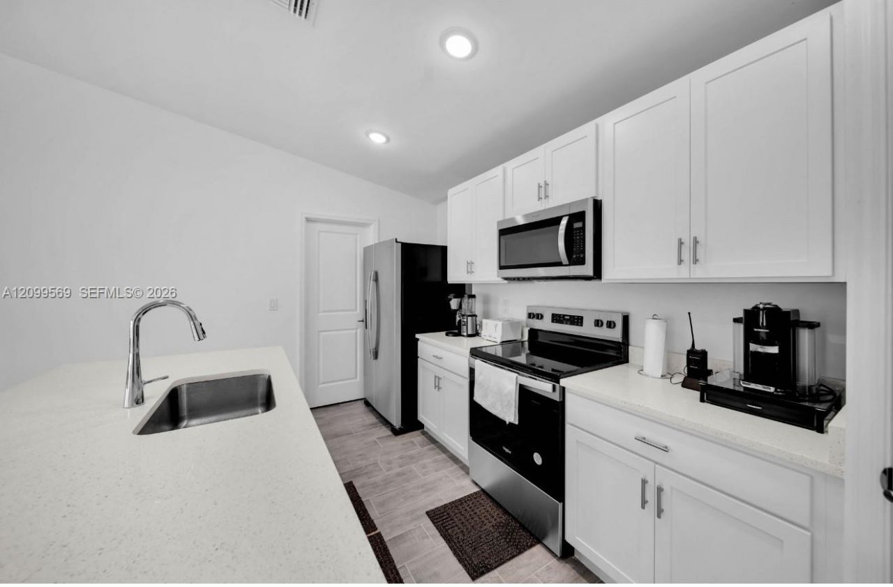 4217 NE 23rd Pl, Cape Coral, FL 33909 Photo