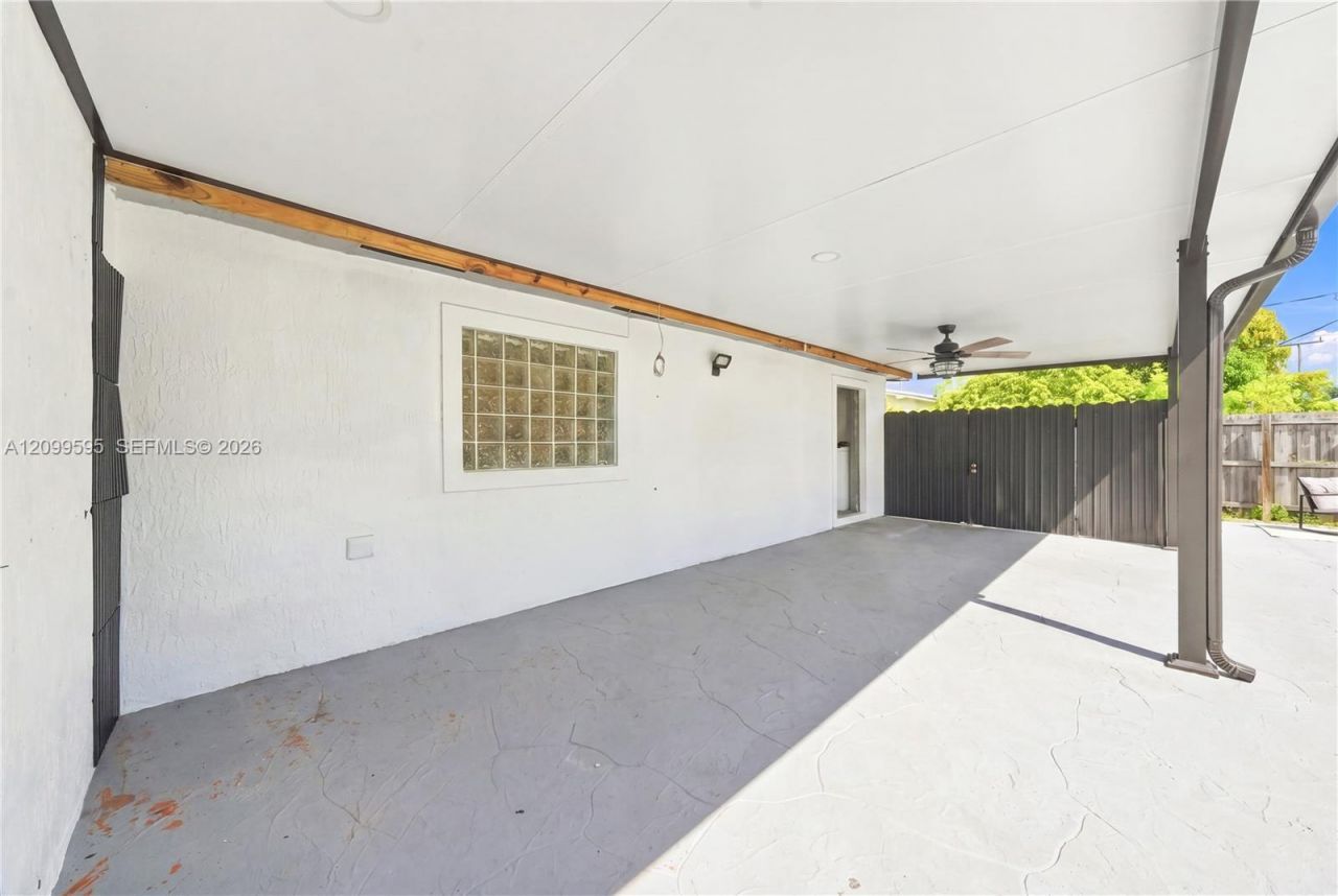4041 W 8th Ave, Hialeah, FL 33012 Photo