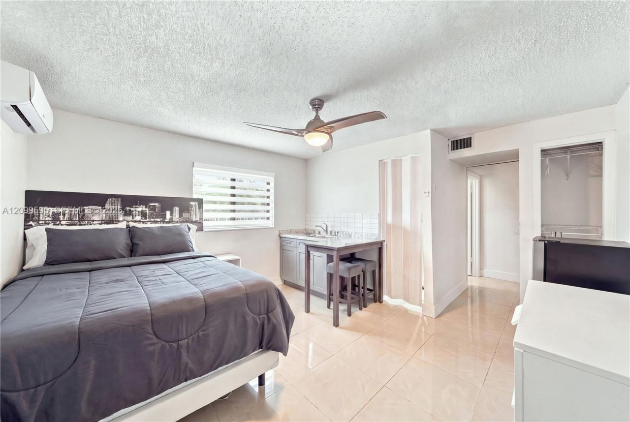 4041 W 8th Ave, Hialeah, FL 33012 Photo