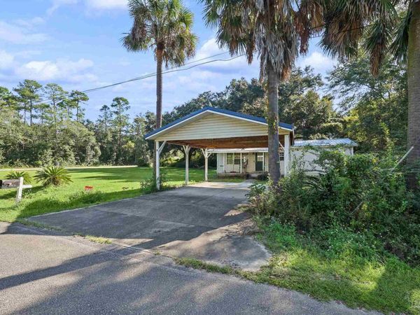3188 Damon Dr, Milton, FL 32583