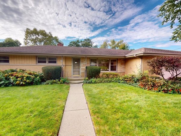 1105 W Grove Street, Arlington Heights, IL 60005