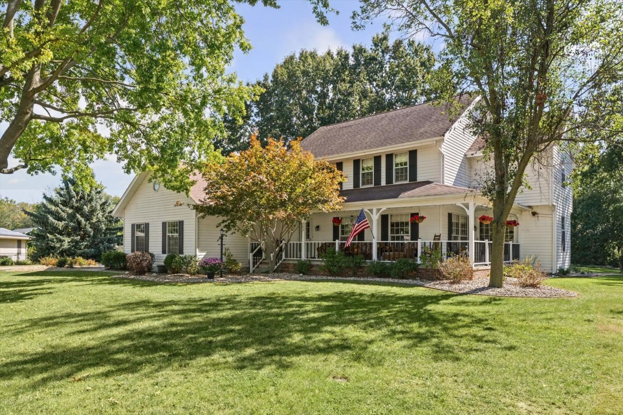 703 Surrey Road, Monticello, IL 61856 Main Photo