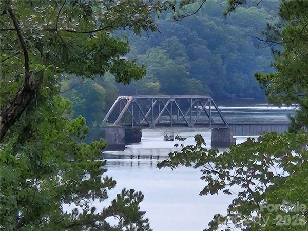 150 Kingfisher Court , Badin Lake, NC 28127