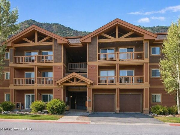 560 River View Drive, Unit 706, New Castle, CO 81647