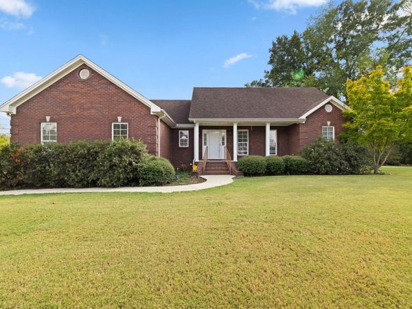 810 7th St, Tuscumbia, AL 35674