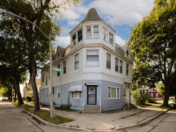 1801 W Meinecke AVENUE, Milwaukee, WI 53206