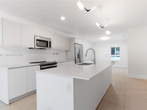 2555 NE 193rd St , Unit 2102, Miami, FL 33180