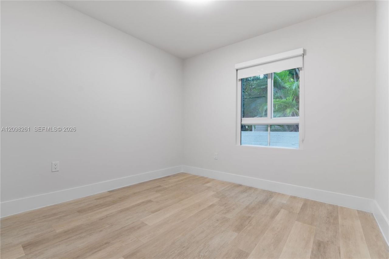 2555 NE 193rd St , Unit 2102, Miami, FL 33180 Photo