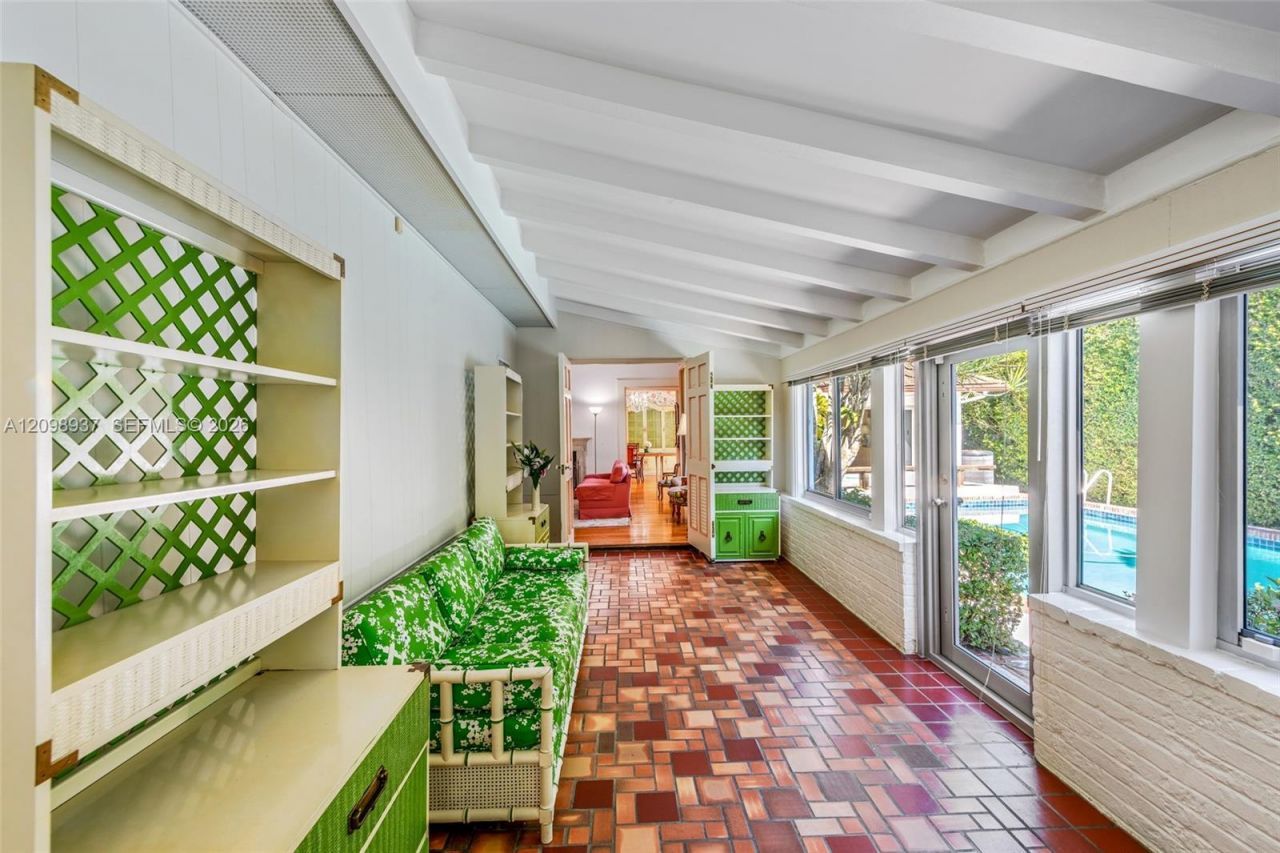 6415 Pine Tree Drive Cir, Miami Beach, FL 33141 Photo