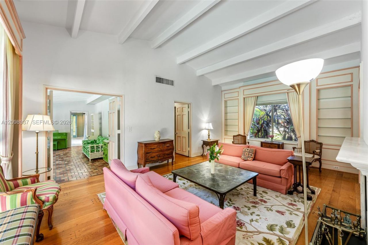 6415 Pine Tree Drive Cir, Miami Beach, FL 33141 Photo