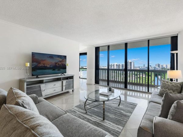 2000 Island Blvd , Unit 1710, Aventura, FL 33160