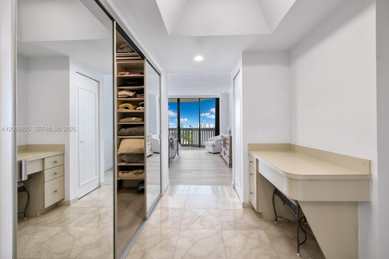 2000 Island Blvd , Unit 1710, Aventura, FL 33160 Photo