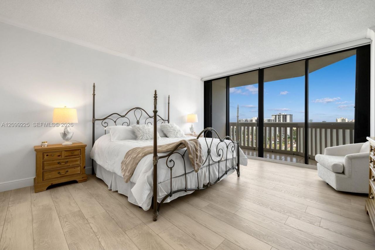 2000 Island Blvd , Unit 1710, Aventura, FL 33160 Photo