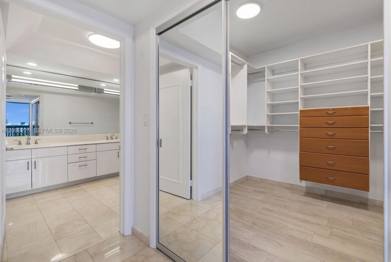 2000 Island Blvd , Unit 1710, Aventura, FL 33160 Photo