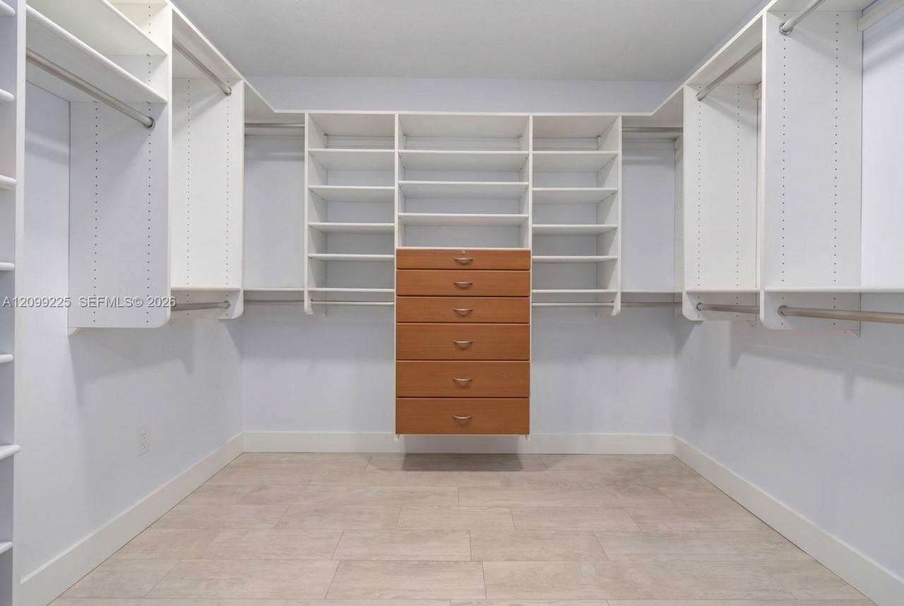 2000 Island Blvd , Unit 1710, Aventura, FL 33160 Photo