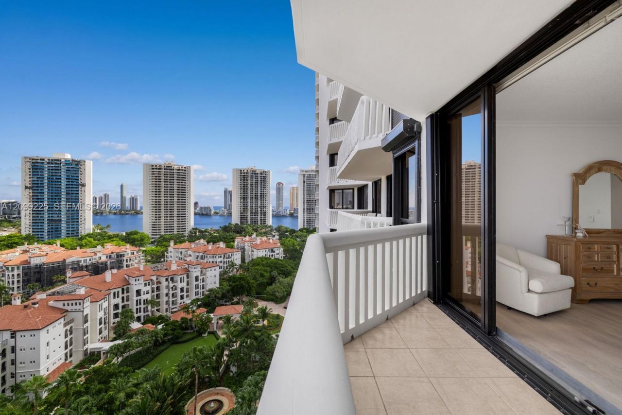 2000 Island Blvd , Unit 1710, Aventura, FL 33160 Photo