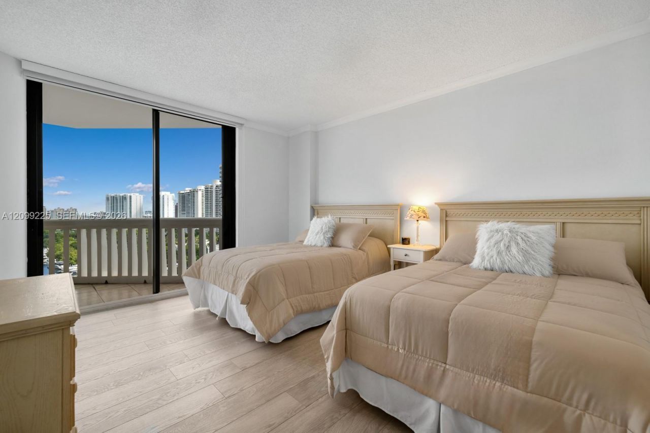 2000 Island Blvd , Unit 1710, Aventura, FL 33160 Photo