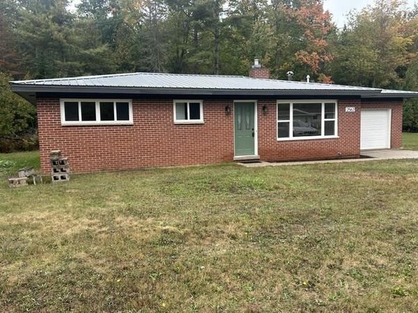 2562 Pinewood Circle, Cheboygan, MI 49721