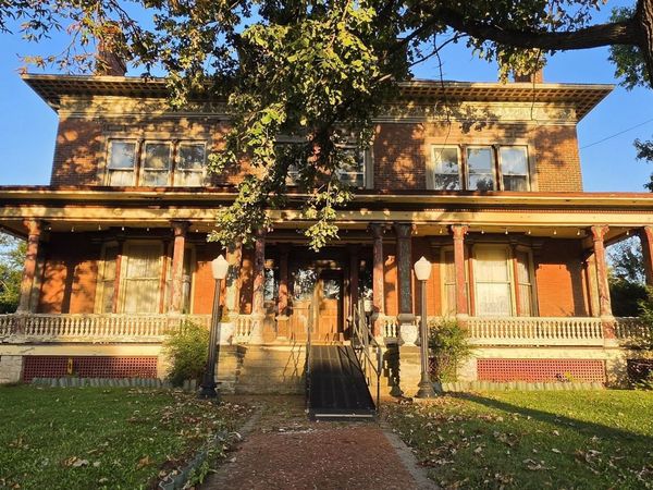 2256 Collingwood Boulevard , Toledo, OH 43620