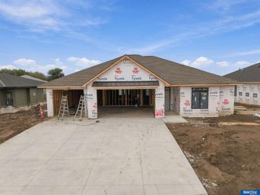 4111 Carnation Drive, Lincoln, NE 68516