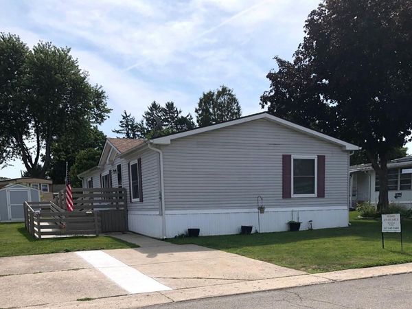 127 Pine Drive, Jonesville, Mi 49250
