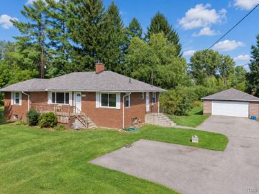 2432 W Farrand Road, Vienna Township, Mi 48420