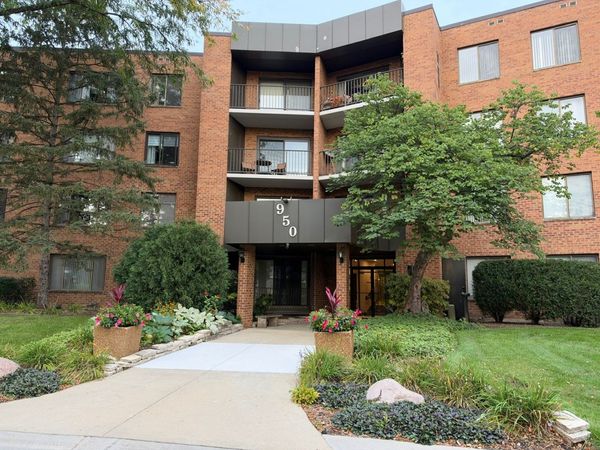 950 E Wilmette Road , Unit 121, Palatine, IL 60074