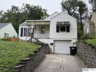6913 N 33rd Street, Omaha, NE 68112