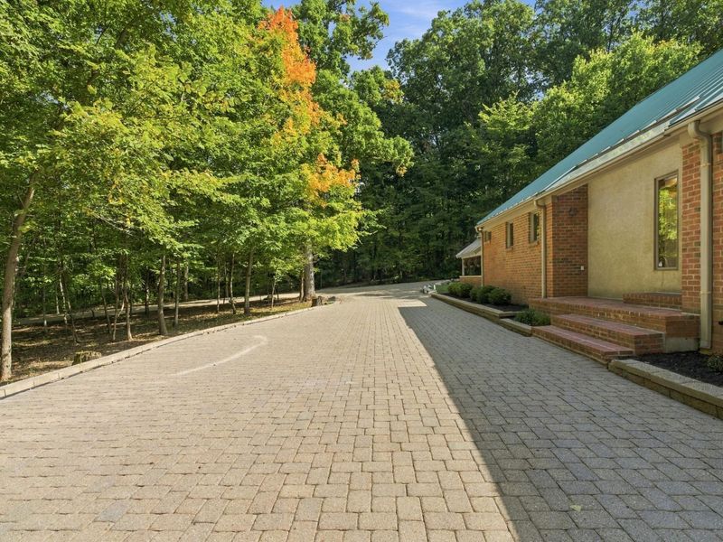 7077 Duncans Glen Drive , Westerville, OH 43082 Photo 5