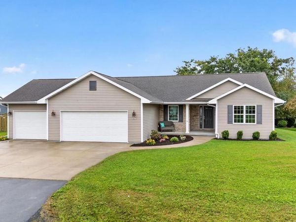 3875 DUCHESS LANE, Oshkosh, WI 54904