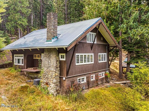 420 W Pearl ST , Wallace, ID 83873