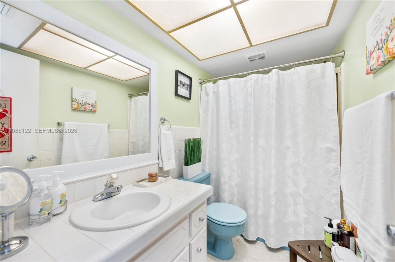 11960 NE 19th Dr , Unit 17, North Miami, FL 33181 Photo