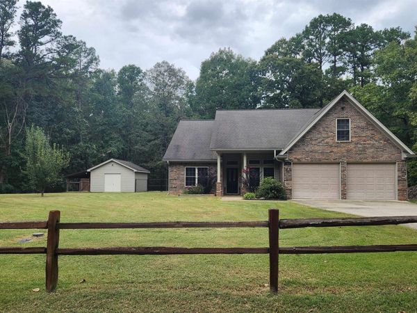 165 Crestwood Drive, Mount Ida, AR 71957