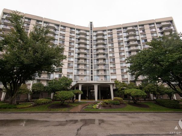 20 N Tower Road , Unit 9E, Oak Brook, IL 60523