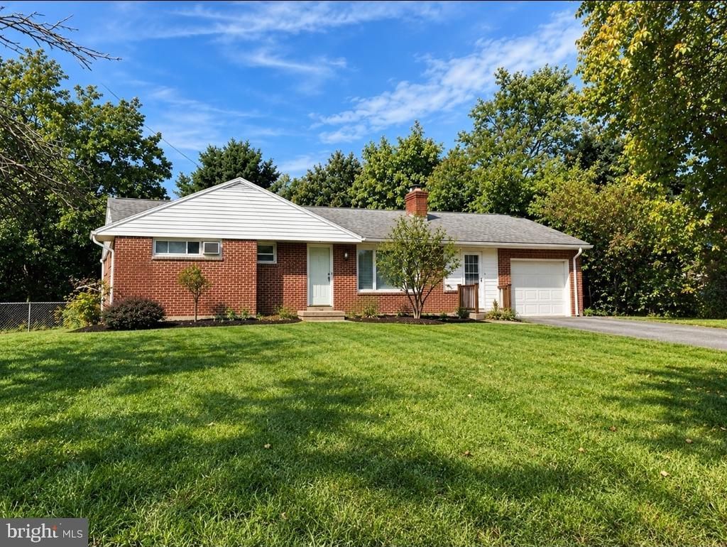 1184 FAIRMONT DRIVE, HARRISBURG, PA 17112