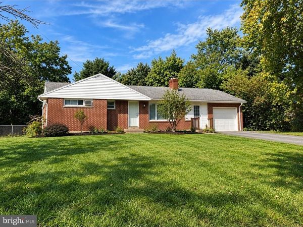 1184 FAIRMONT DRIVE, HARRISBURG, PA 17112