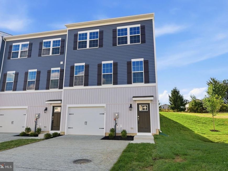 1086 Meadowlark Drive, Fogelsville, PA 18051 Main Photo