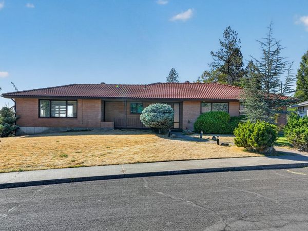 7011 N G St, Spokane, WA 99208