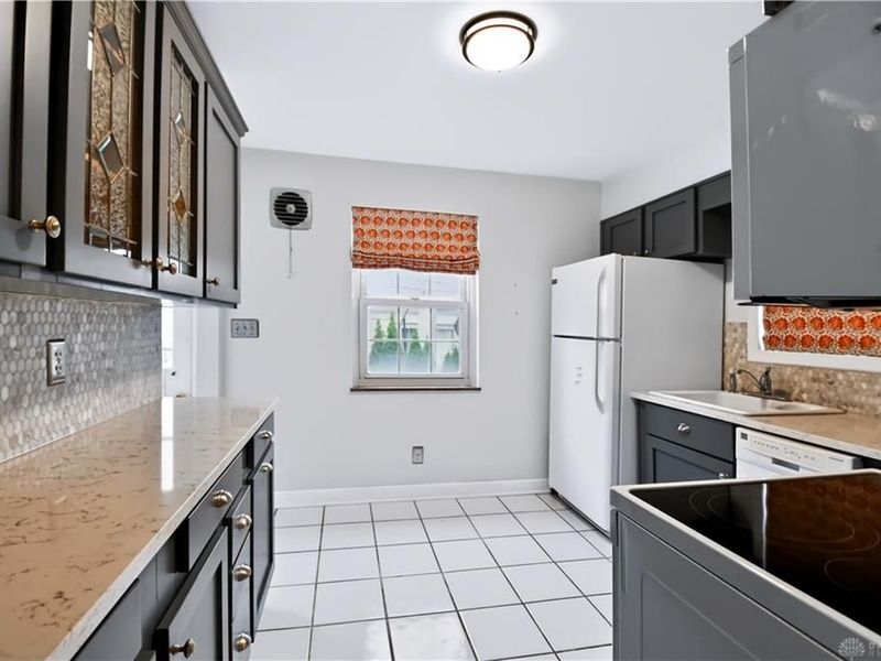 212 Dell Park Avenue, Oakwood, OH 45419 Photo 9
