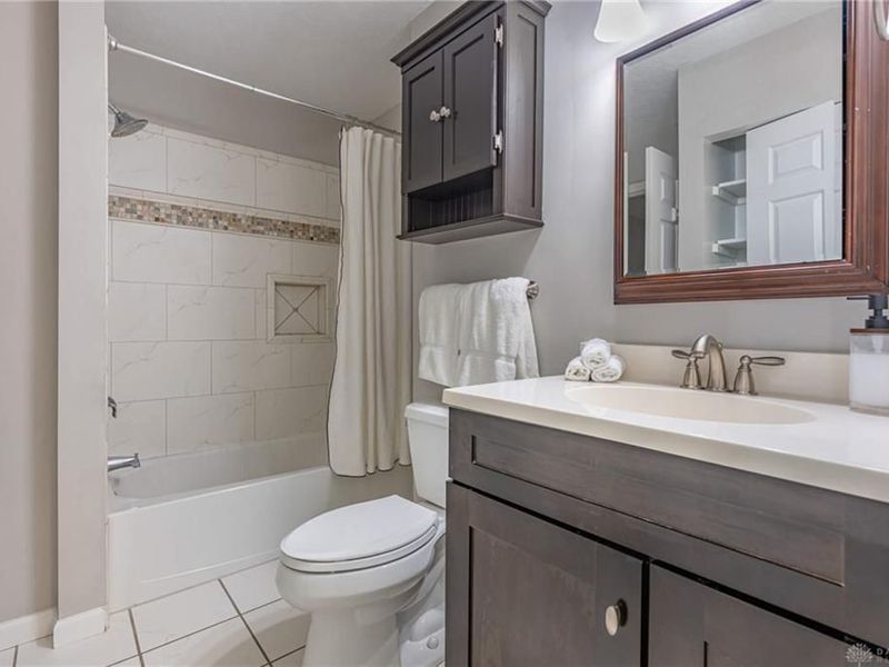 6355 Corbly Road, Unit 13, Cincinnati, OH 45230 Photo 16