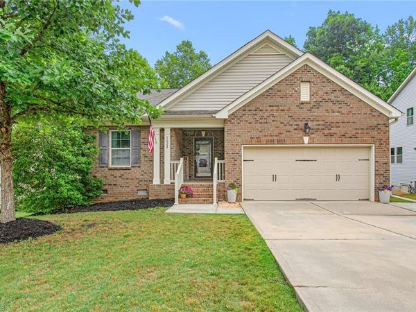 1028 Longleaf Pine Place , Mebane, NC 27302