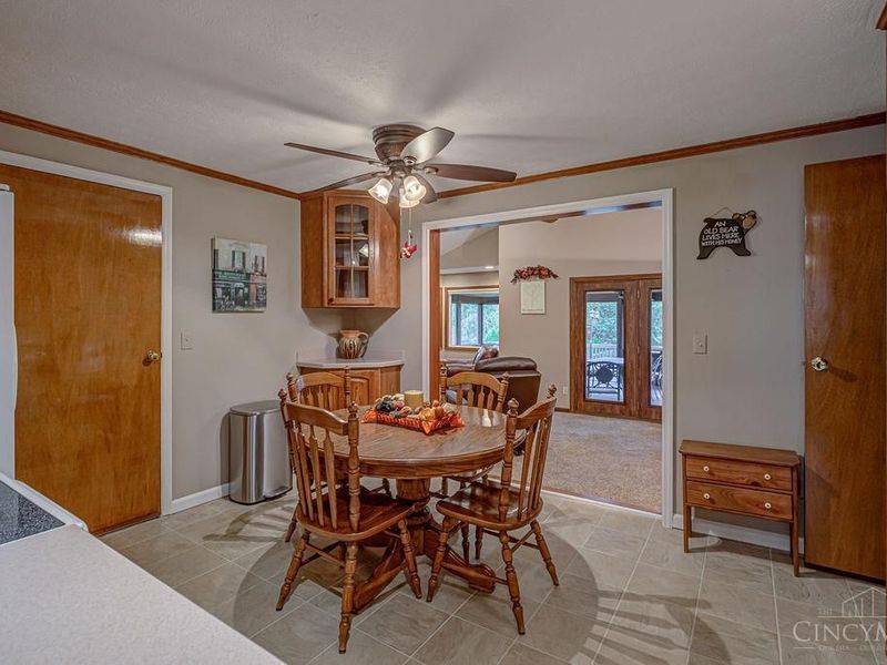 923 Beechmeadow Lane, Cincinnati, OH 45238 Photo 11