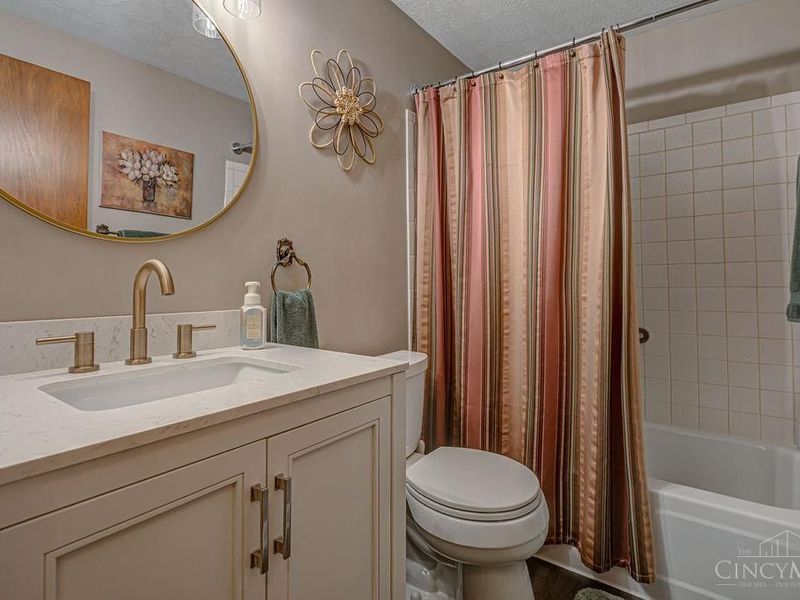 923 Beechmeadow Lane, Cincinnati, OH 45238 Photo 18