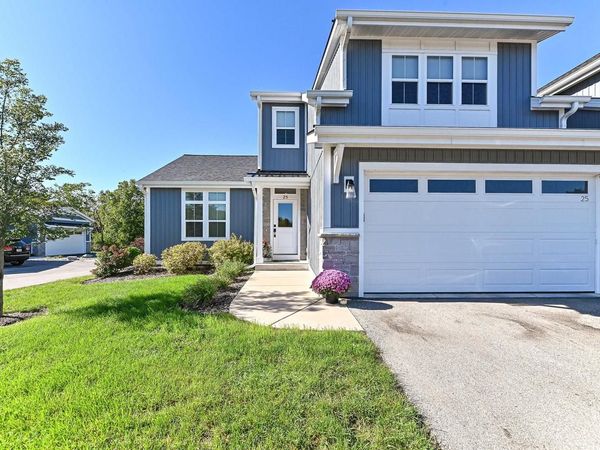 405 Falcon Ridge DRIVE, Unit 25, Burlington, WI 53105