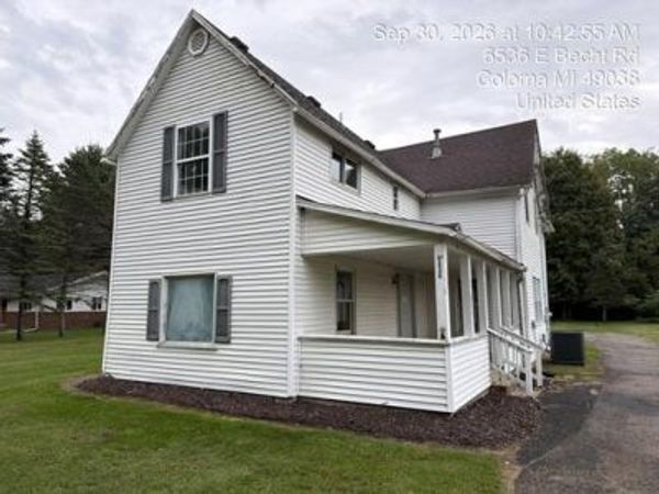 6536 E Becht Road, Coloma, MI 49038