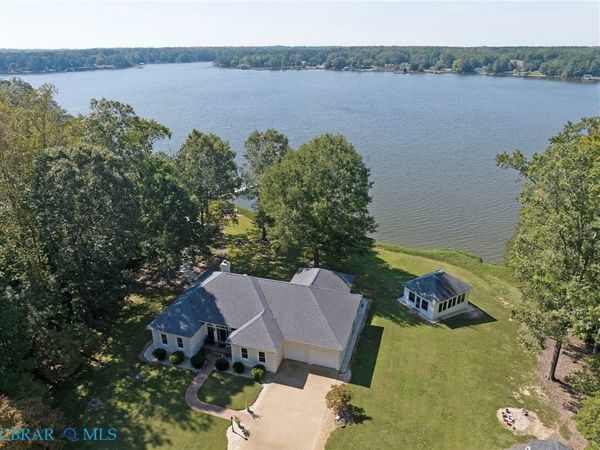 257 Sunset Vista Drive , Hartfield, VA 23071