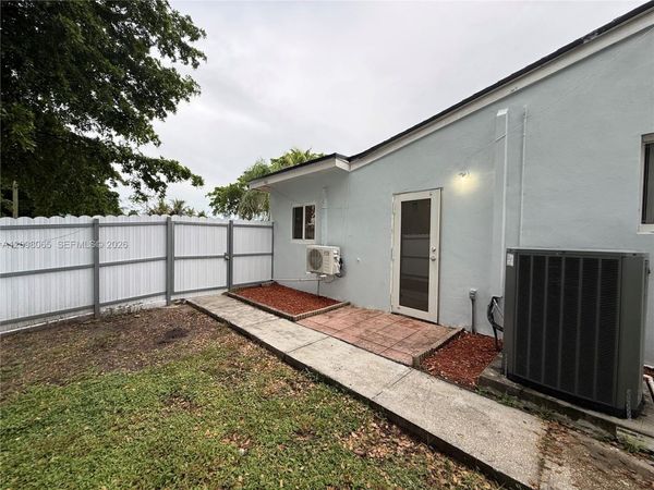 840 N 70th Way , Hollywood, FL 33024