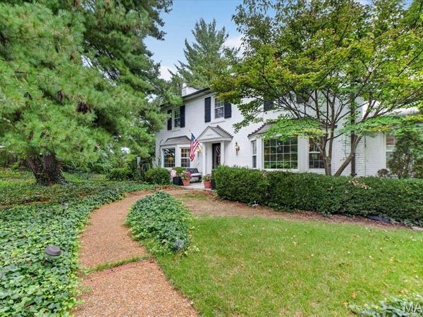 10099 Litzsinger Road, Ladue, MO 63124