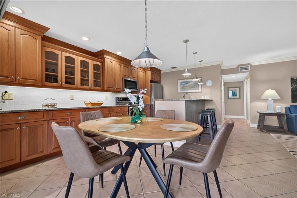 827 E Gulf Dr , Unit F-7, Sanibel, FL 33957 Photo