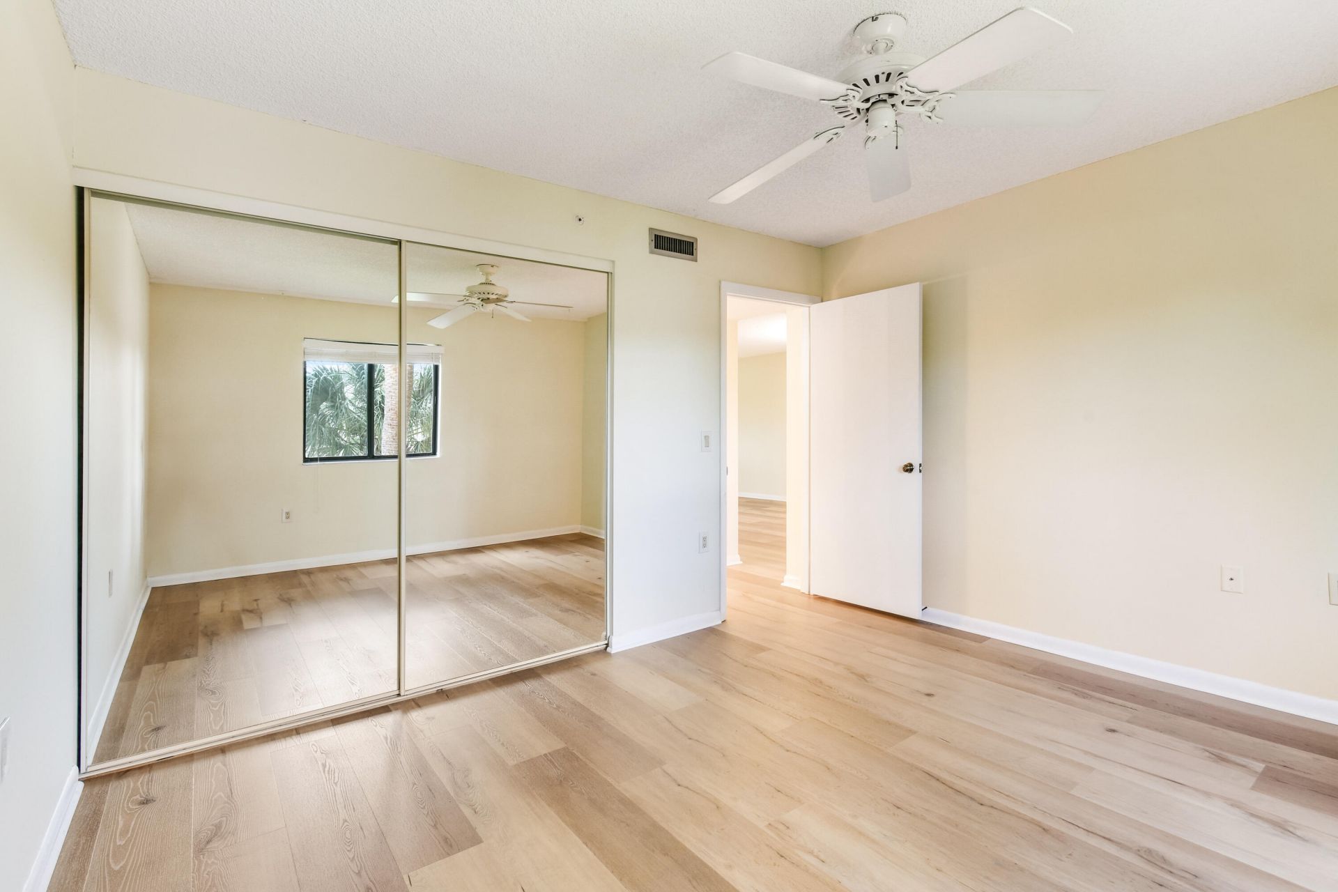 1701 Marina Isle Way, Unit 301, Jupiter, FL 33477 Photo